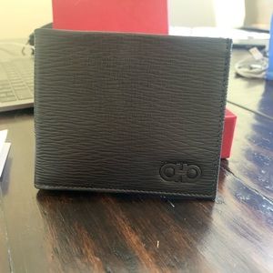 Ferragamo Men’s Leather Wallet BRAND NEW